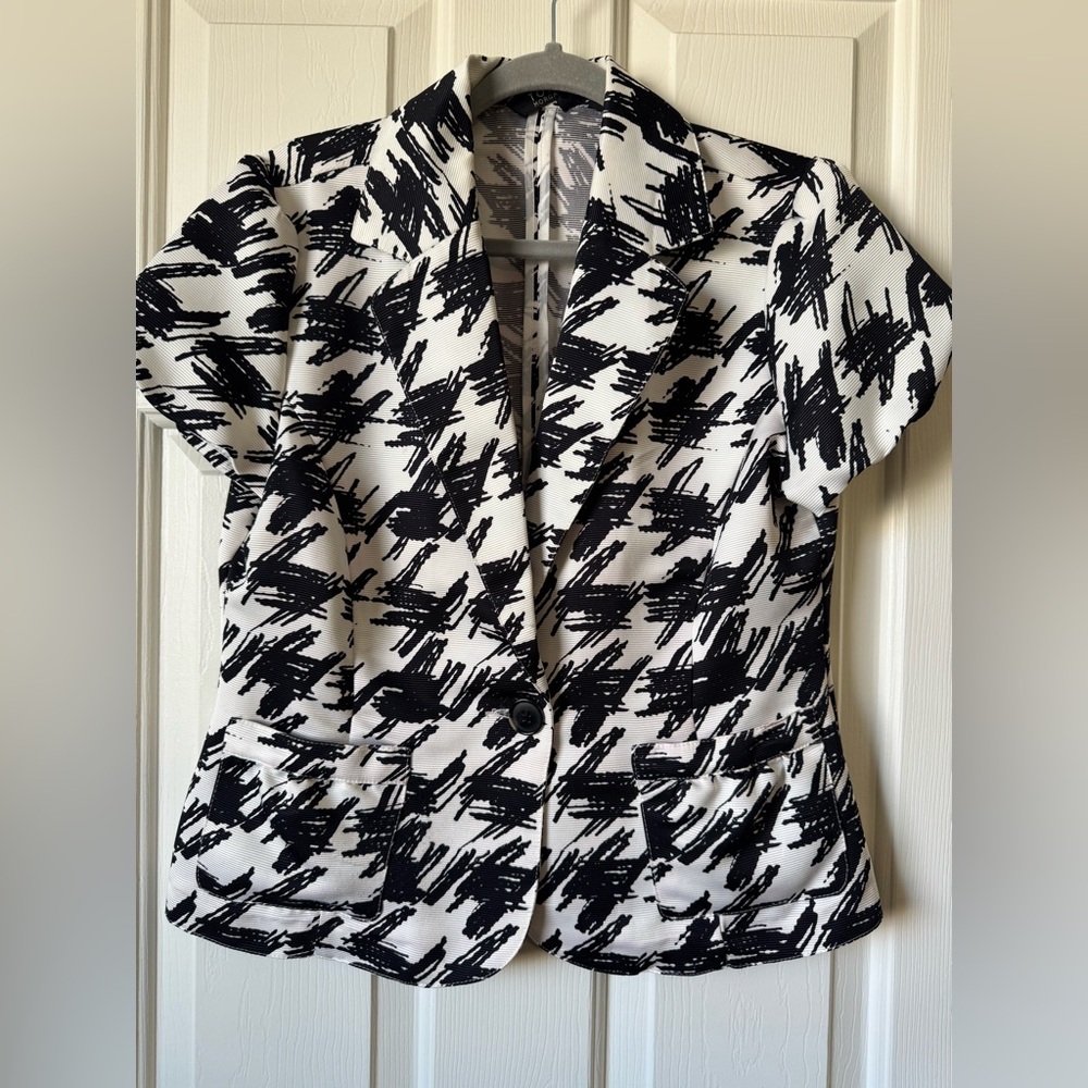 Short Sleeve Black & White Abstract Print Blazer - Women